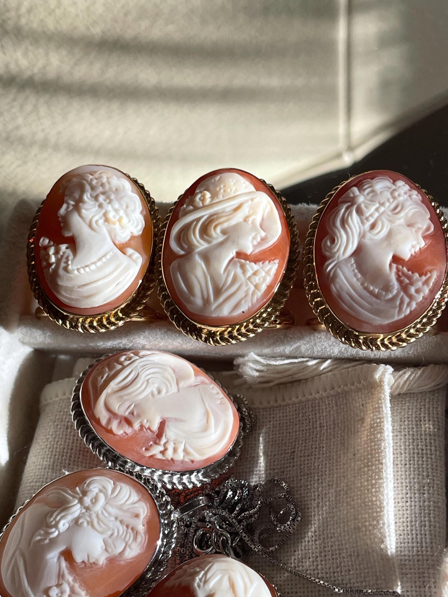 18k Gold Cameo Ring