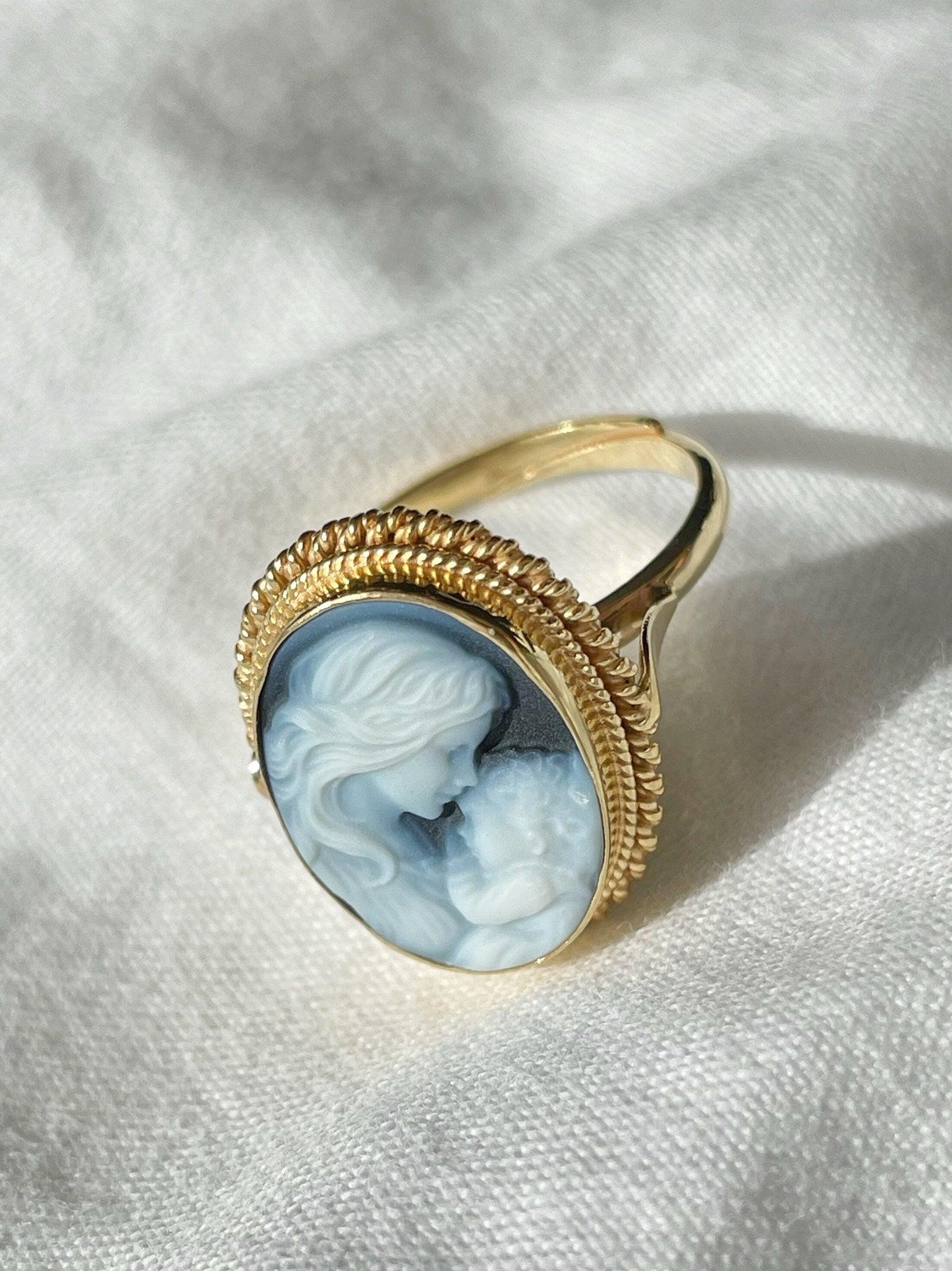 Blue cameo adjustable ring, 18kt gold ring, mother and child, gift for her, made in Italy, Jesus and Mary, baby Jesus ring, Virgin Mary, mom
