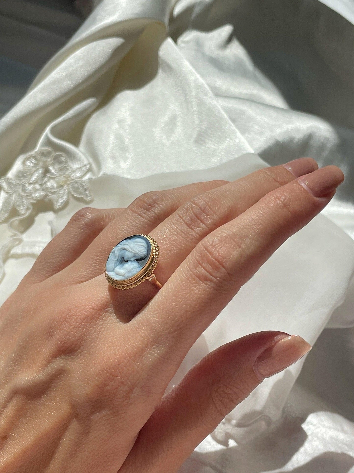 Blue cameo adjustable ring, 18kt gold ring, mother and child, gift for her, made in Italy, Jesus and Mary, baby Jesus ring, Virgin Mary, mom