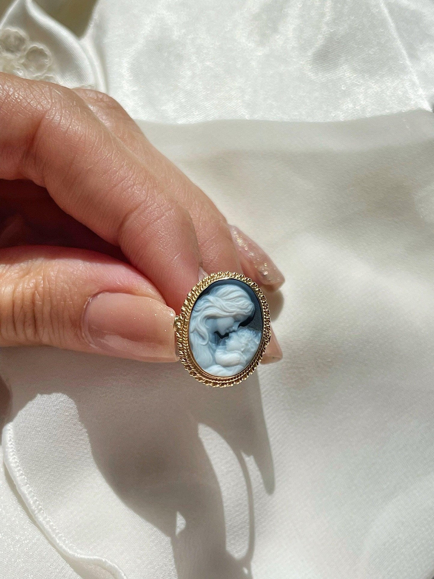 Blue cameo adjustable ring, 18kt gold ring, mother and child, gift for her, made in Italy, Jesus and Mary, baby Jesus ring, Virgin Mary, mom