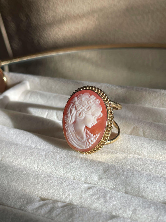 18k Gold Cameo Ring, made in Italy, adjustable ring, statement ring, sea shell cameo, camée, bow ring, unique gift for her, FREE SHIPPING