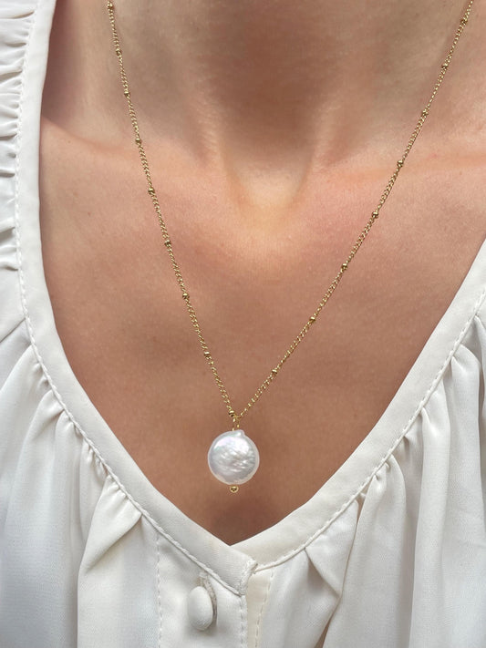 Dainty freshwater pearl necklace