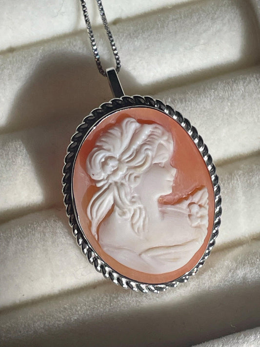 CLASSIC CAMEO NECKLACE -SILVER- LONG HAIR & FLOWERS