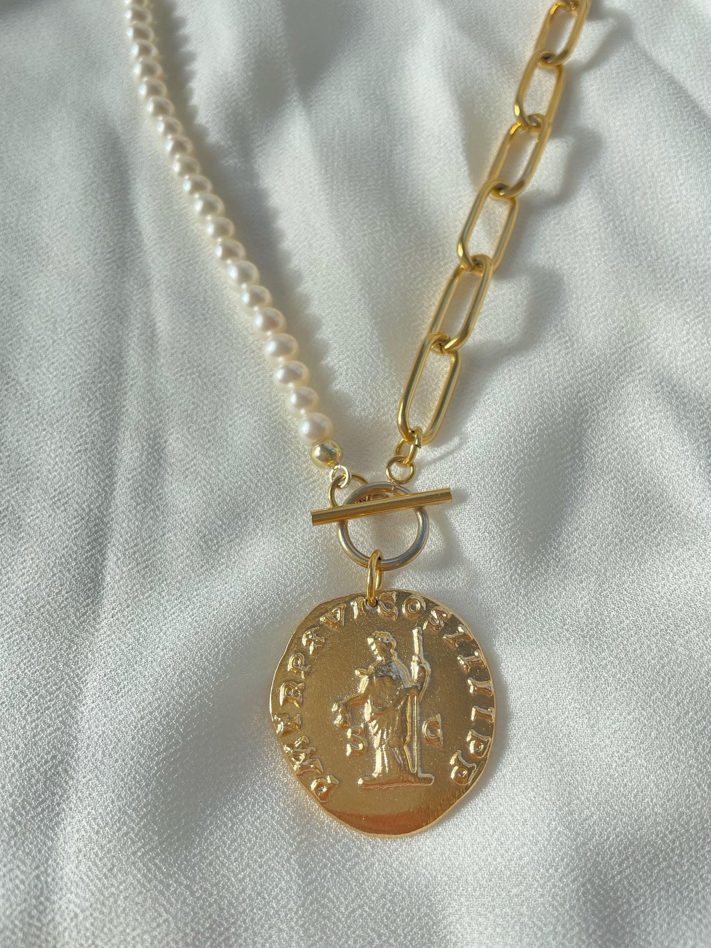 Aurelius Necklace - Pearl & Link Chain