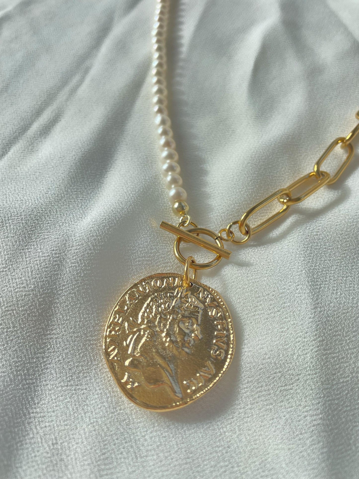 Aurelius Necklace - Pearl & Link Chain