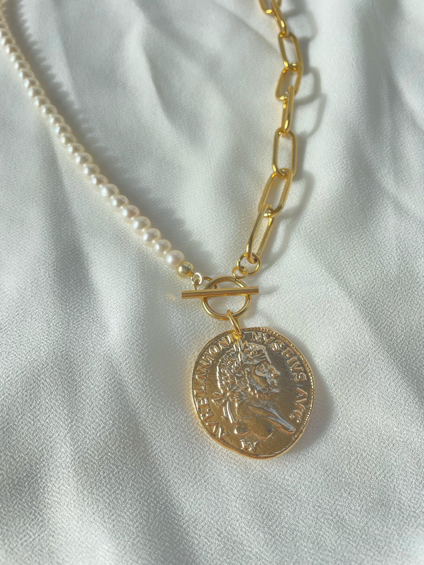 Aurelius Necklace - Pearl & Link Chain