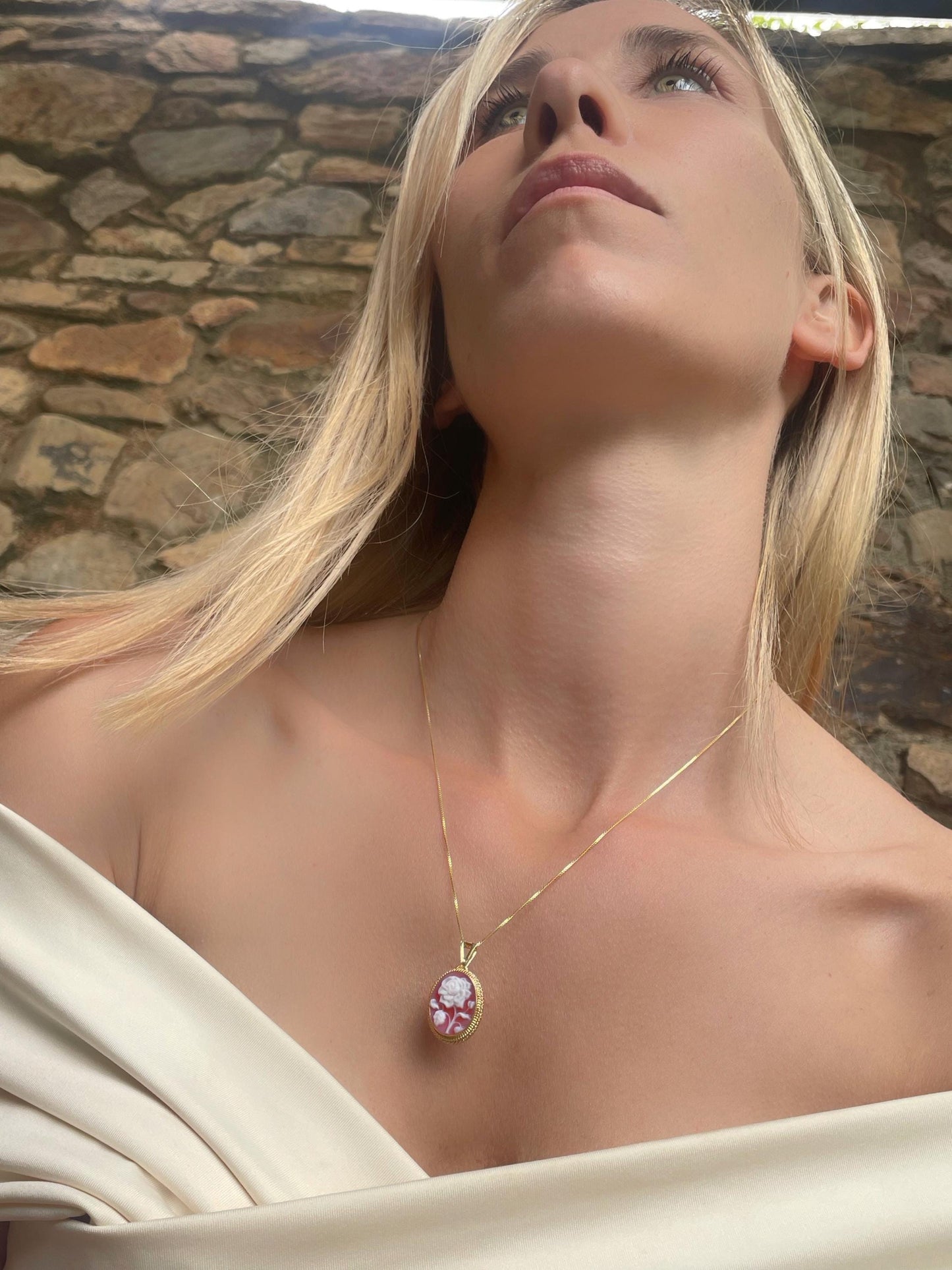Red cameo rose necklace, 18k gold jewelry, made in Italy, personalised gift for her, agate cameo, cameé , cameo necklace, gift for Mother