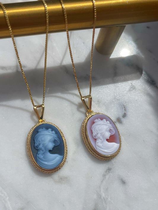 LADY WITH VINTAGE HAT CAMEO NECKLACE