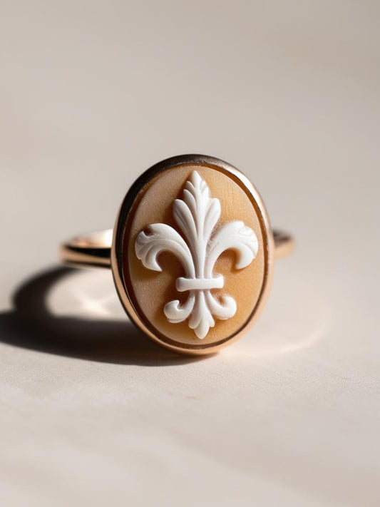 Fleur de Lis Cameo Ring, vintage ring, made in Italy, handmade cameo, Giglio, unique handmade gift for mother, 18K gold adjustable ring, mom