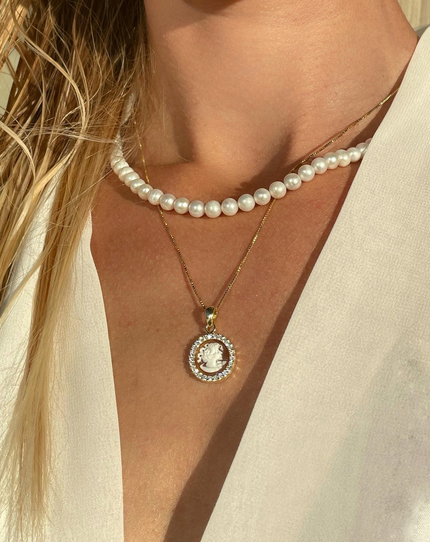 Custom name necklace, Dainty freshwater pearl necklace, 18k gold, waterproof gold necklace, hypoallergenic, MAMMA, personalised jewelry gift