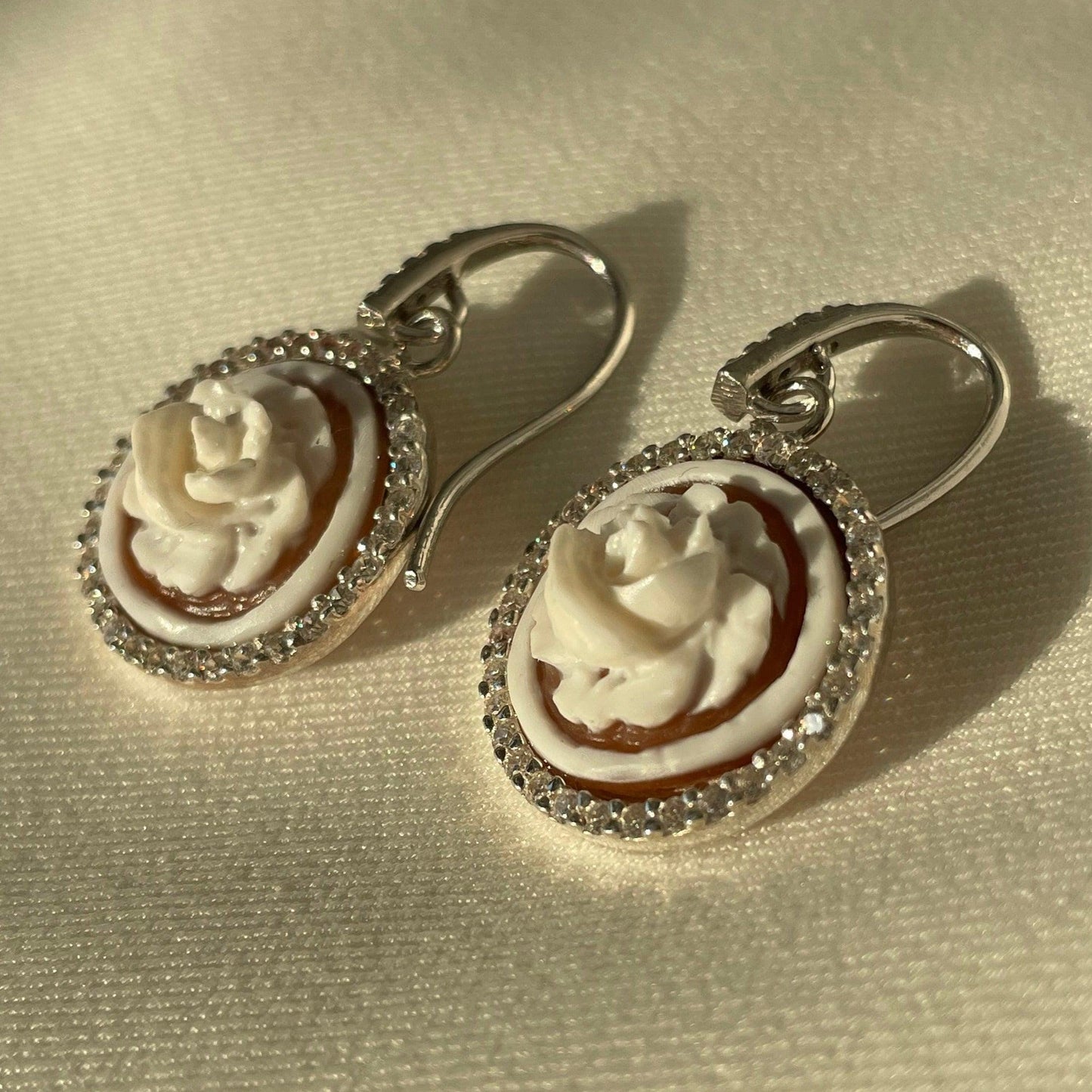 Silver Cameo earrings, drop earrings, glam earrings, wedding, anniversary gift, made in Italy, custom gift for her, bridal jewellery, cameo