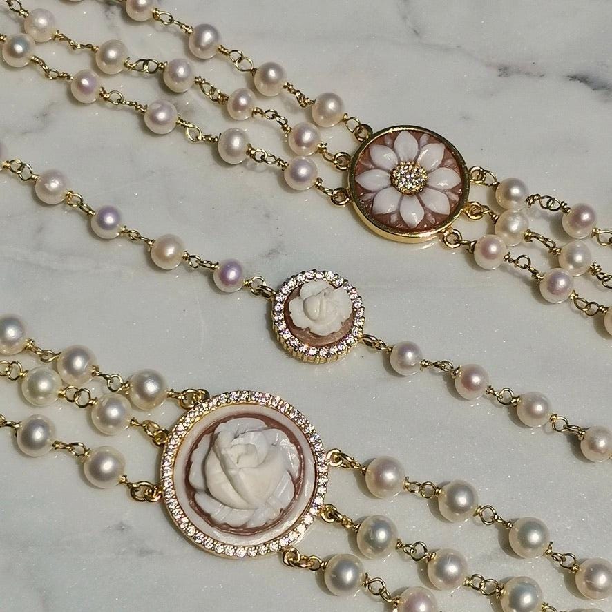 Cameo pearl handmade bracelet, bridal jewelry, handmade gift, anniversary, minimalist, 18k gold set, made in Italy, charming pearl bracelet