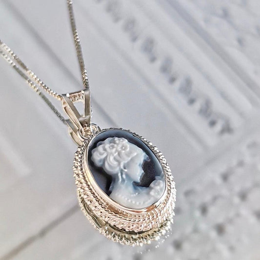 Blue cameo silver jewelry, minimalist necklace, made in Italy, custom gift for her, wedding gift, vintage style locket, waterproof necklace