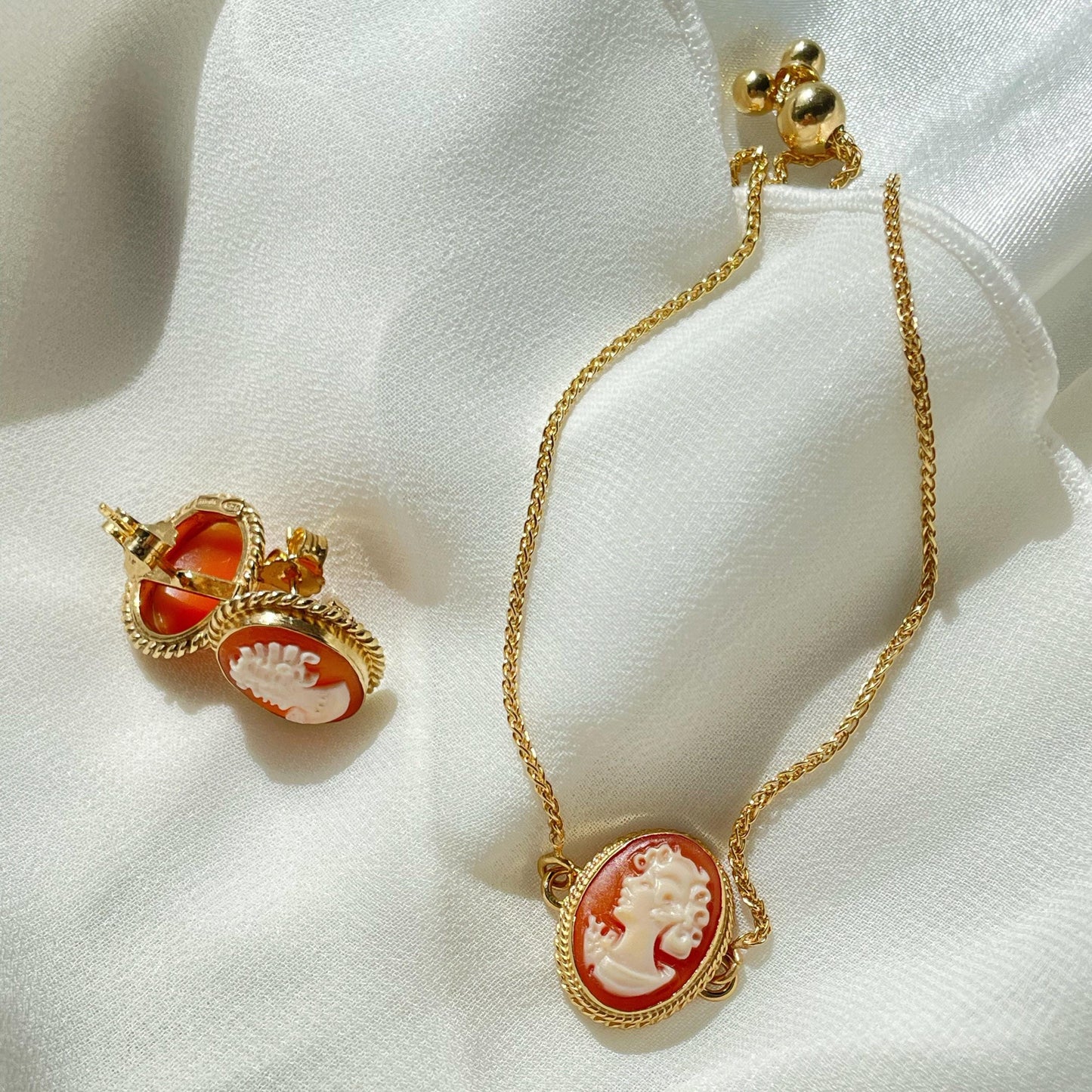 Cameo bracelet, 18K golden bracelet, cameo jewelry set, wedding gift, anniversary gift idea, minimalist gold bracelet, made in Italy, unique