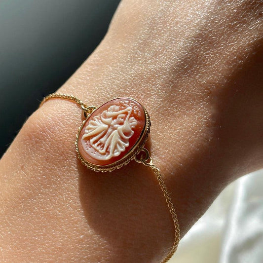 Cameo handmade bracelet, minimalist jewelry, wedding gift, Bridesmaid gift, anniversary, made in Italy, waterproof jewelry, custom jewelry