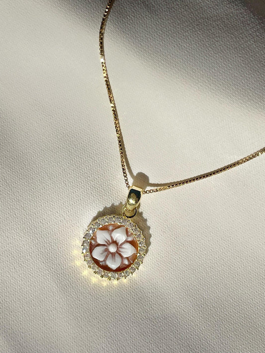 Dainty Cameo necklace, floral necklace, handmade gift, personalised gift, golden minimalistic necklace, free shipping, birth month flower