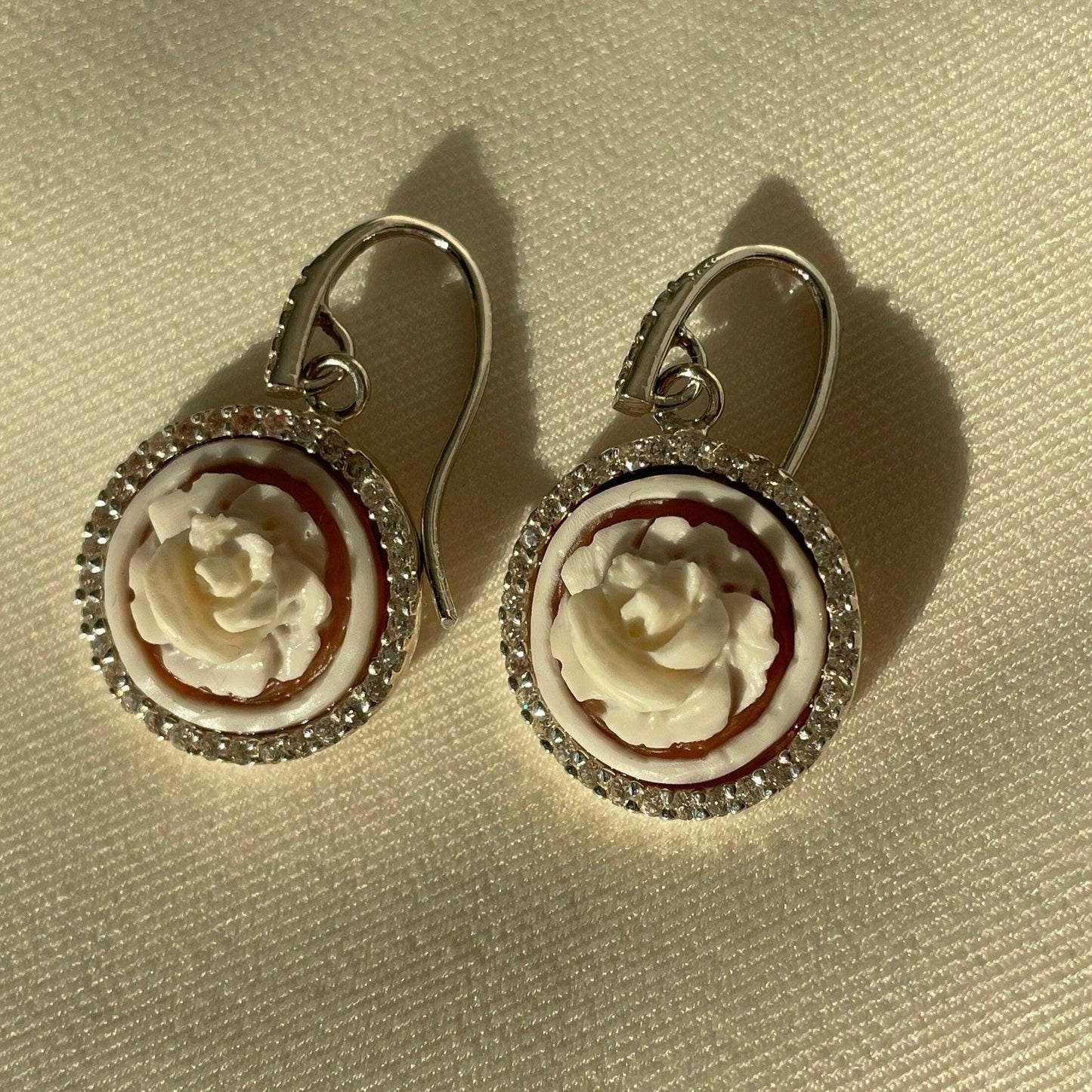 Silver Cameo earrings, drop earrings, glam earrings, wedding, anniversary gift, made in Italy, custom gift for her, bridal jewellery, cameo