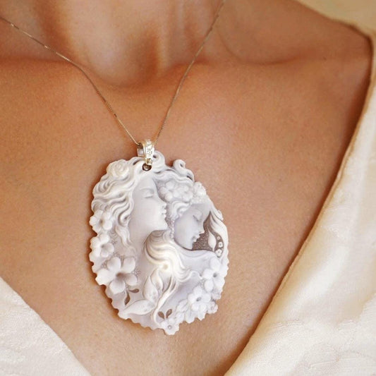 Cameo necklace, mother necklace, genuine sea shell cameo, made in Italy, personalised gift for her, wedding jewelry, bridal necklace, mom