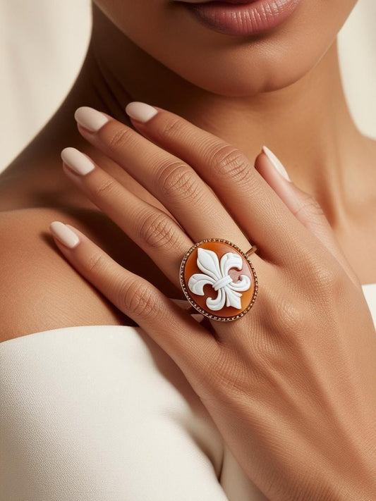 Fleur de Lis Cameo Ring, vintage ring, handmade ring, fiorino, unique handmade gift for mother, 18K gold, custom jewelry, made in Italy, mom