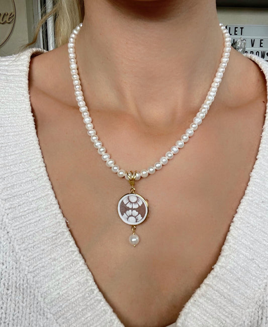 Floral cameo neacklace, freshwater pearls, personalised gift for her, bridal necklace, wedding, genuine Italian cameo, dainty necklace, mom