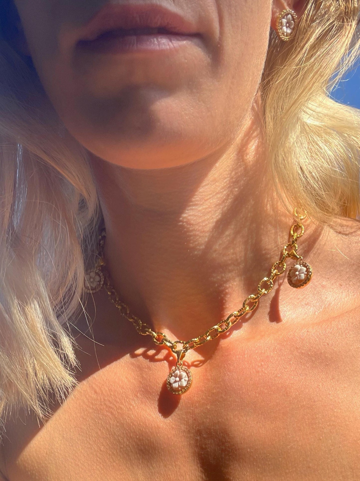 Choaker charm necklace, cable link chain necklace, flower cameo pendant, floral charm, 18k gold necklace, waterproof necklace, layered neckl