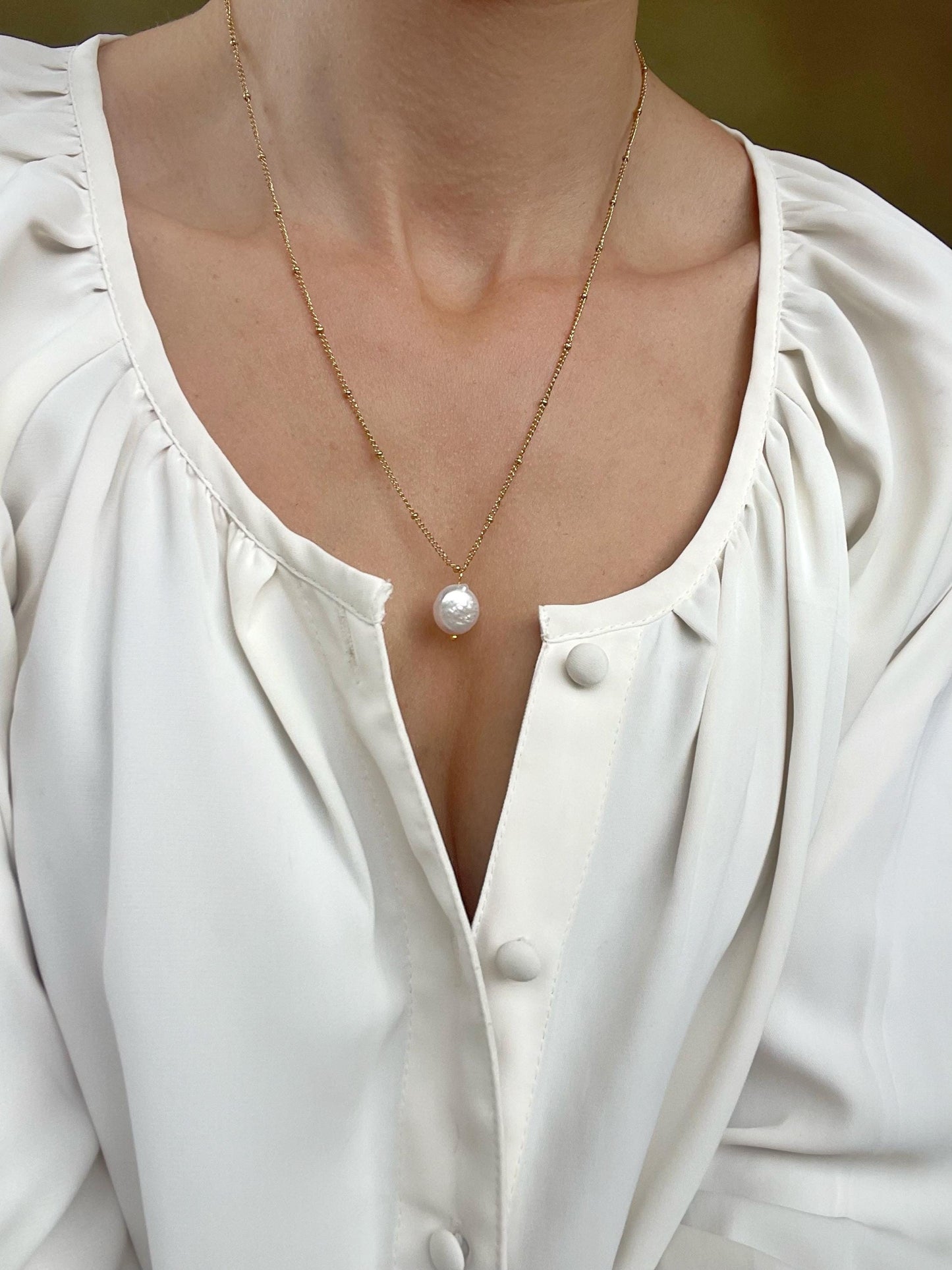 Dainty freshwater pearl necklace, pearl pendant, 18k gold necklace, waterproof golden necklace, hypoallergenic, made in Italy, sister gift