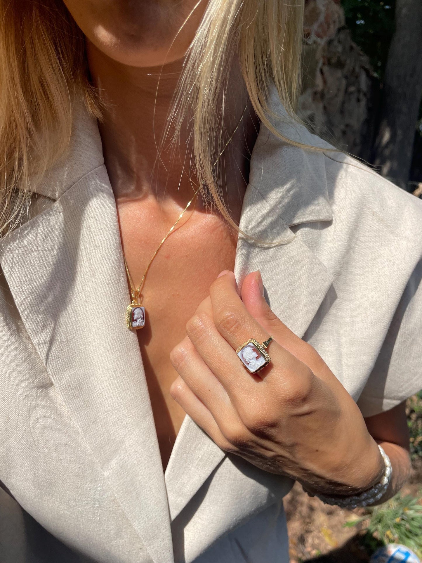 Square cameo ring