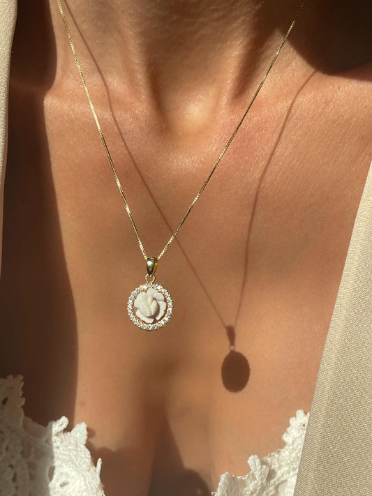 Dainty Cameo necklace, floral necklace, handmade gift, personalised gift, MADE IN ITALY, golden minimalistic necklace, free shipping, mother