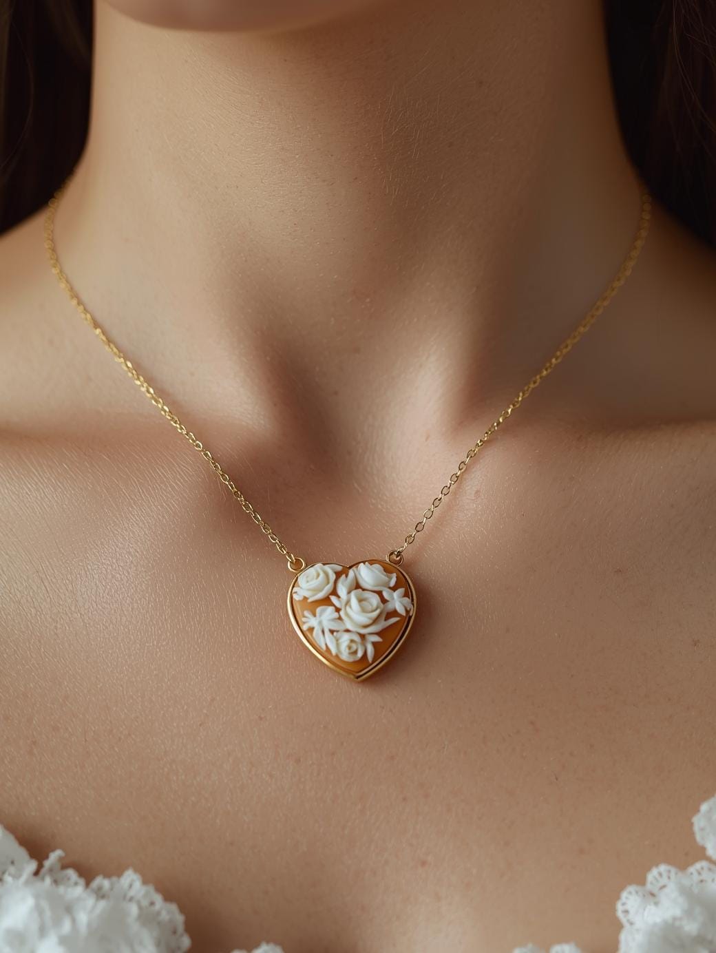 Heart cameo necklace - Roses