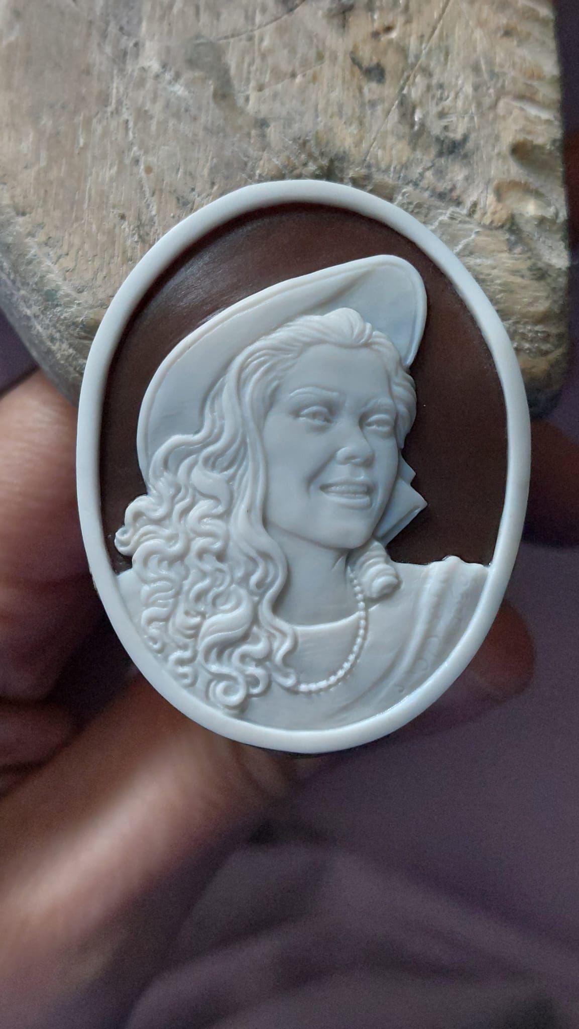 Custom Family Portrait Cameo Necklace, Handcrafted Italian Seashell Jewelry