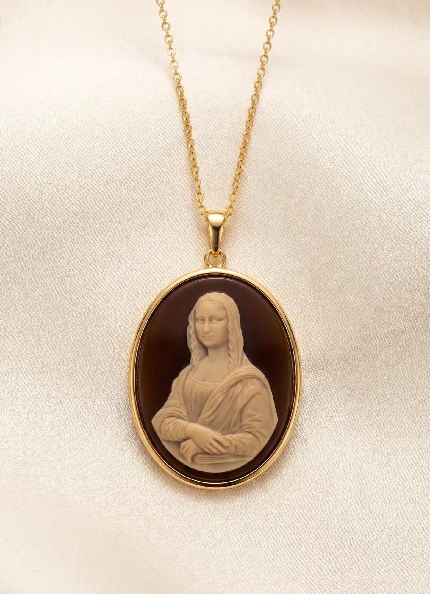 The Mona Lisa Inspired Cameo Necklace
