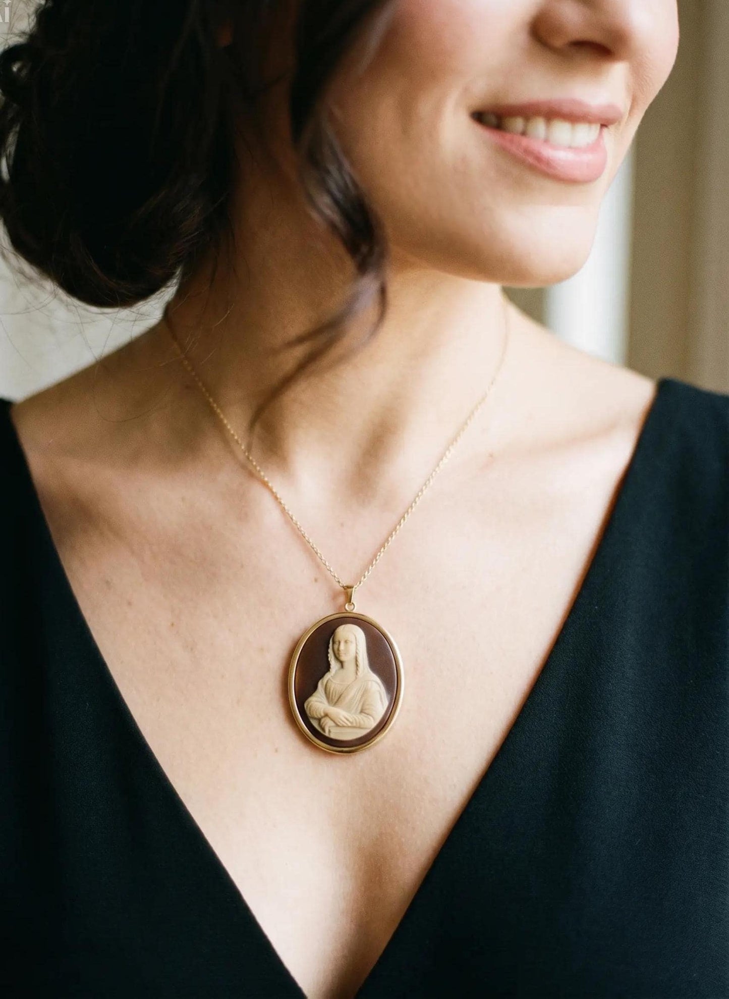The Mona Lisa Inspired Cameo Necklace