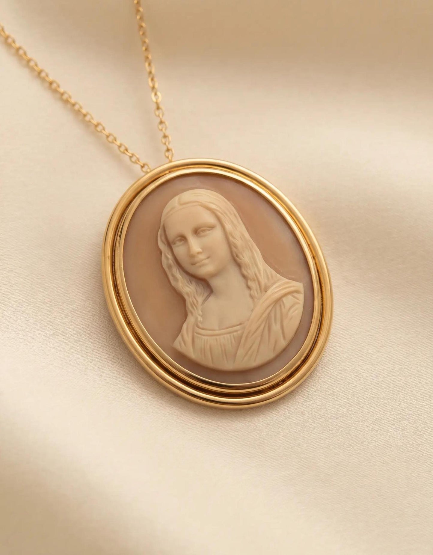 The Mona Lisa Inspired Cameo Necklace