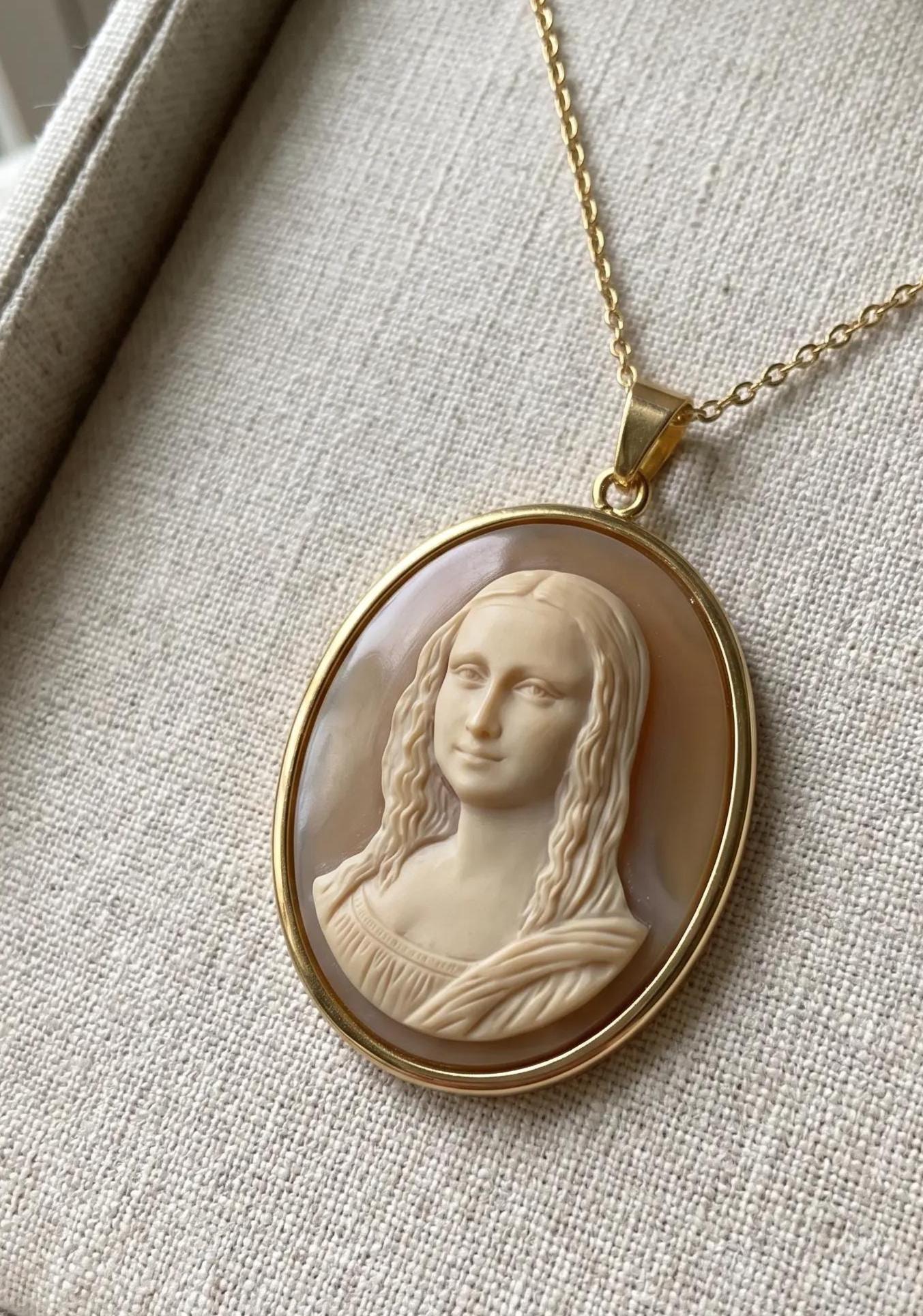 The Mona Lisa Inspired Cameo Necklace