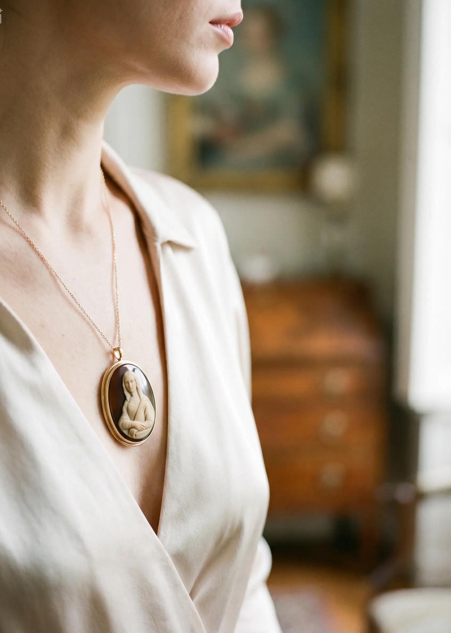 The Mona Lisa Inspired Cameo Necklace