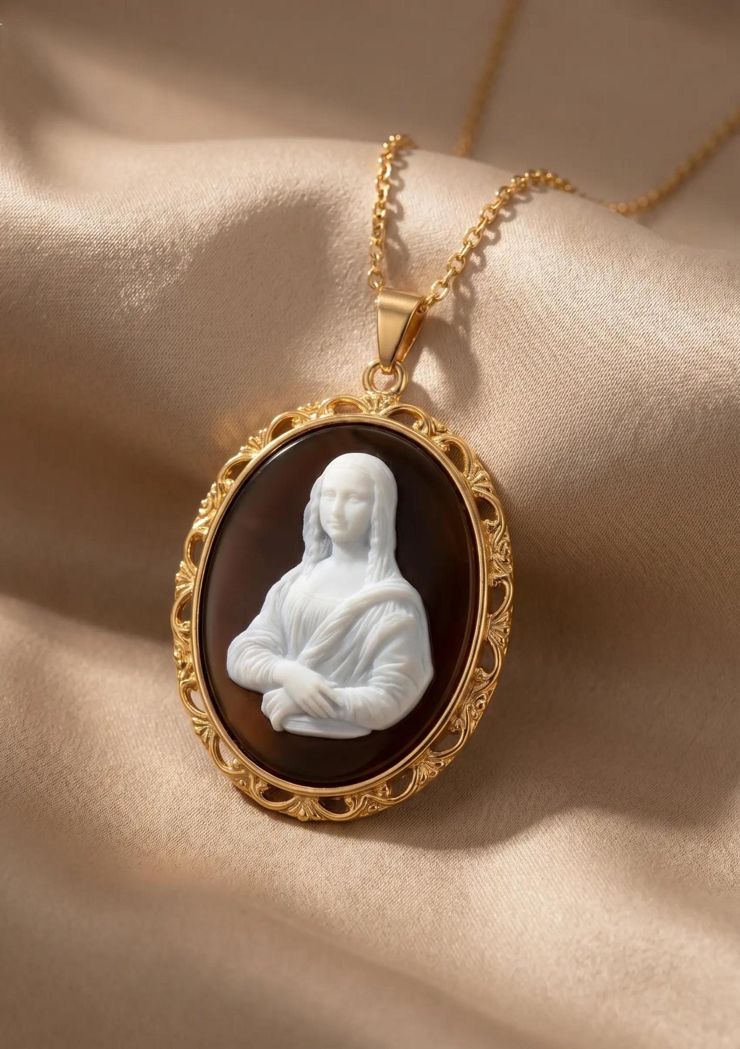 The Mona Lisa Inspired Cameo Necklace