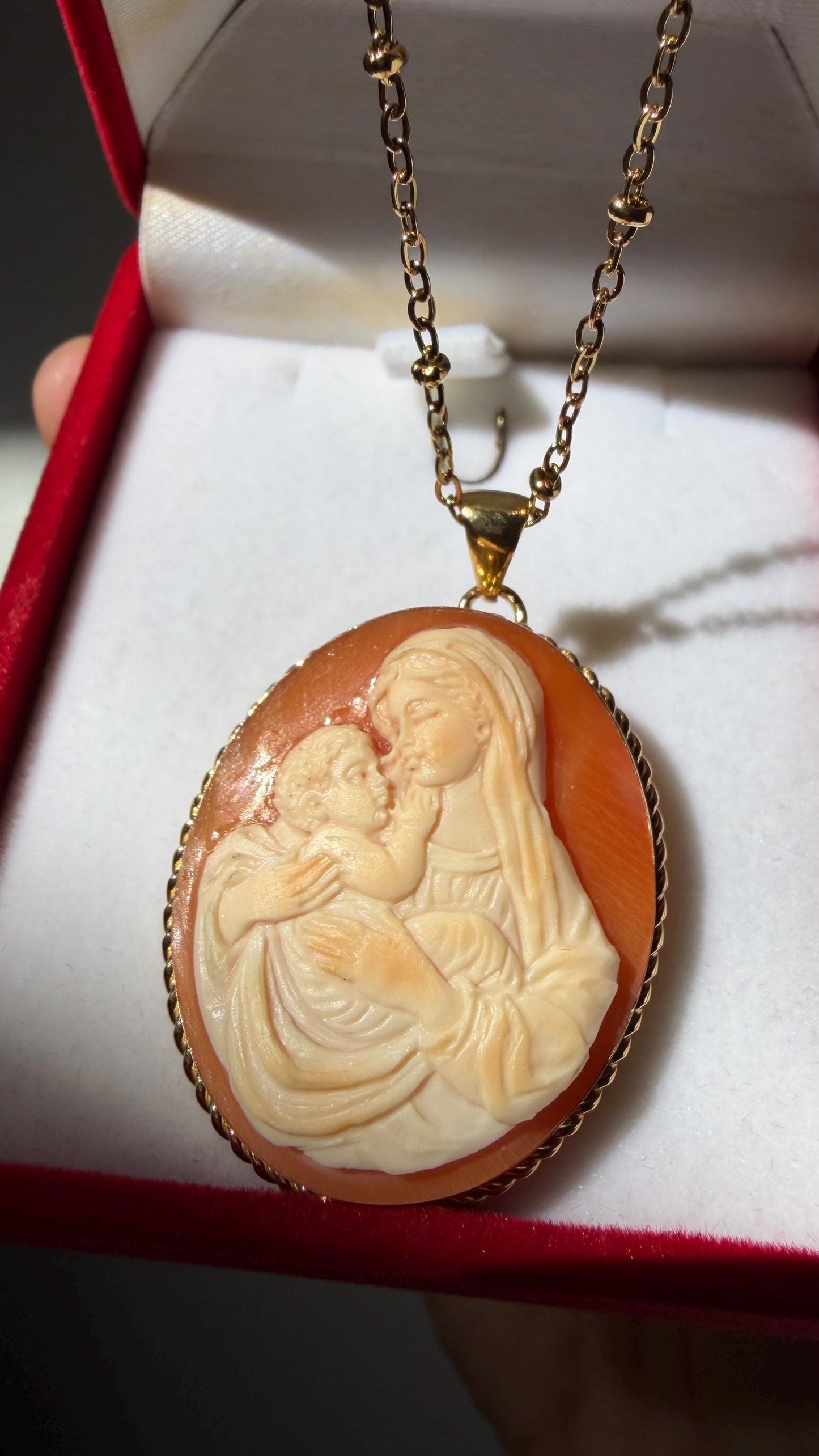 Virgin Mary Cameo Necklace, Christian Pendant, baby Jesus jewelry, 18k Gold Chain Necklace