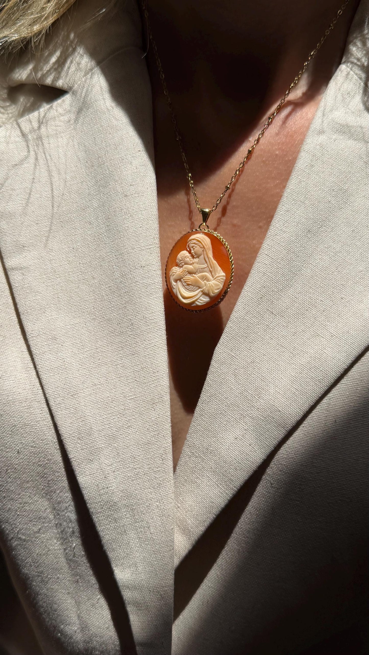 Virgin Mary Cameo Necklace, Christian Pendant, baby Jesus jewelry, 18k Gold Chain Necklace