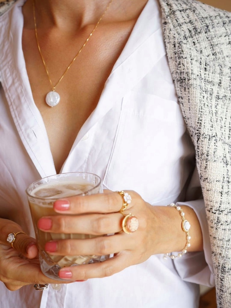 THE THREE GRACES CAMEO RING - GOLD