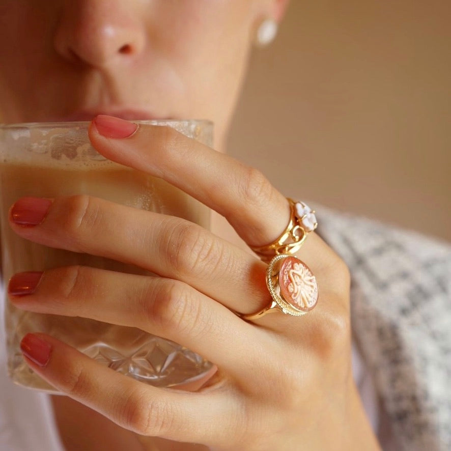 THE THREE GRACES CAMEO RING - GOLD